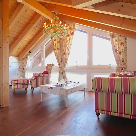 Himmelschloesschen & Chalet Rose Garmisch-Partenkirchen Exterior photo